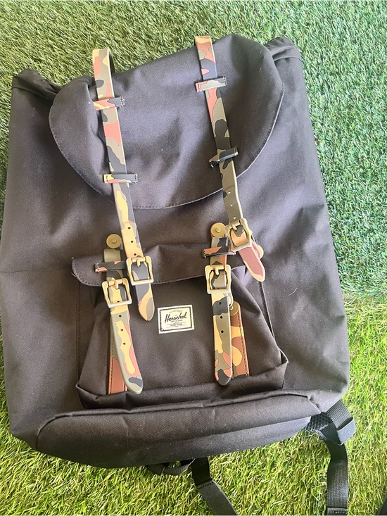 Herschel Supply Company Other - Herschel Supply Company Black Backpack with Camo Strap Accents